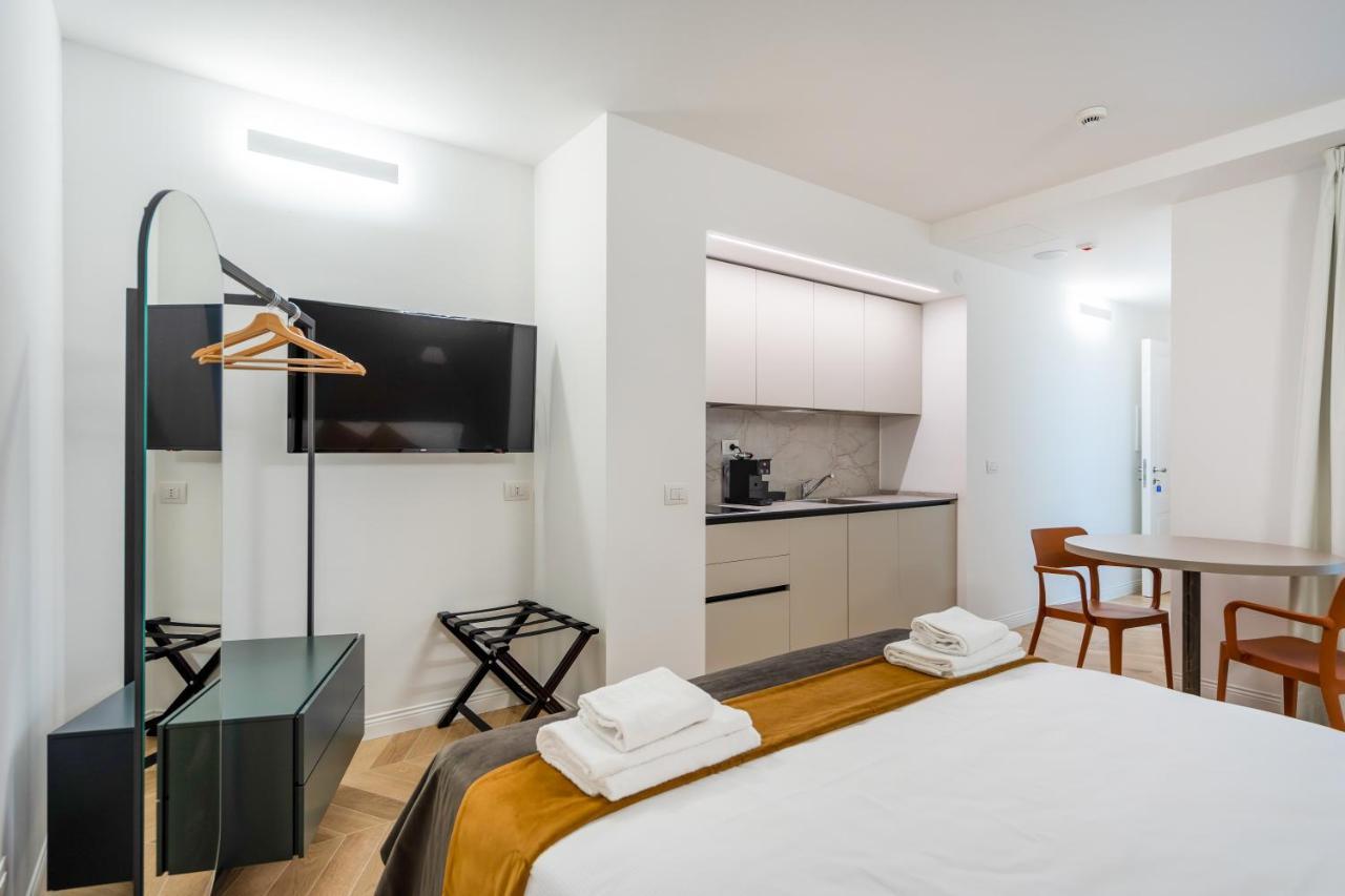 Domo Premium Apartments - Trieste Mazzini Buitenkant foto